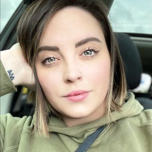 Meet your Posher, Roslyn